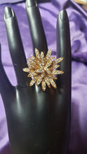 Load image into Gallery viewer, Flower Ring
