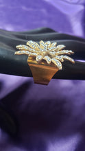 Load image into Gallery viewer, Flower Ring
