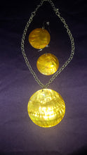 Load image into Gallery viewer, Yellow Shell Jewelry Set
