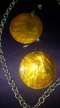 Load image into Gallery viewer, Yellow Shell Jewelry Set
