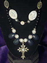 Load image into Gallery viewer, Cross Choker with Earrings
